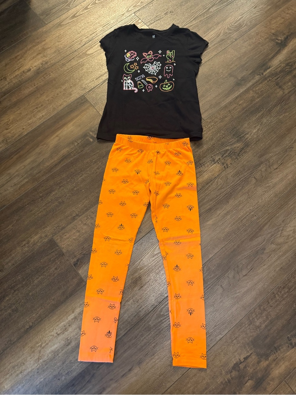 Girls Halloween outfit leggings and shirt size 8